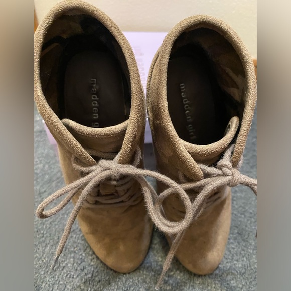 SOLD Madden Girl Wedge Booties size 7 - Picture 3 of 5